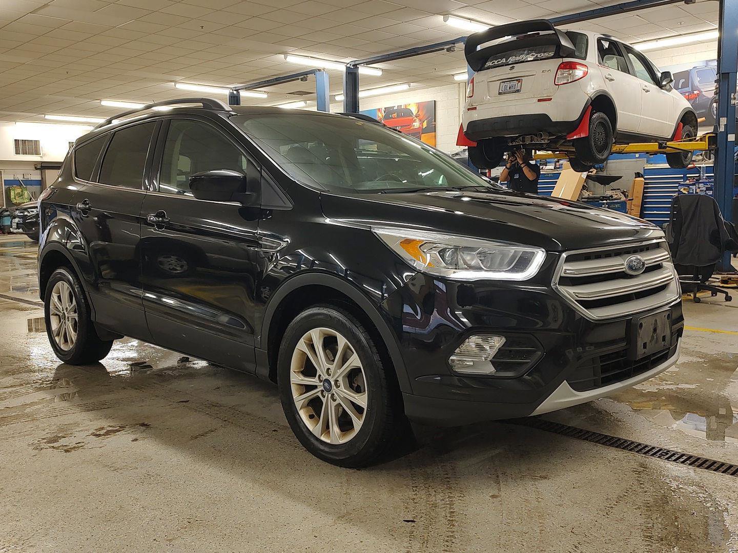 Used 2018 Ford Escape SEL w/ Canadian Touring Package image 4