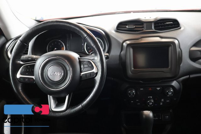 Used 2020 Jeep Renegade Latitude w/ Cold Weather Group FWD image 11