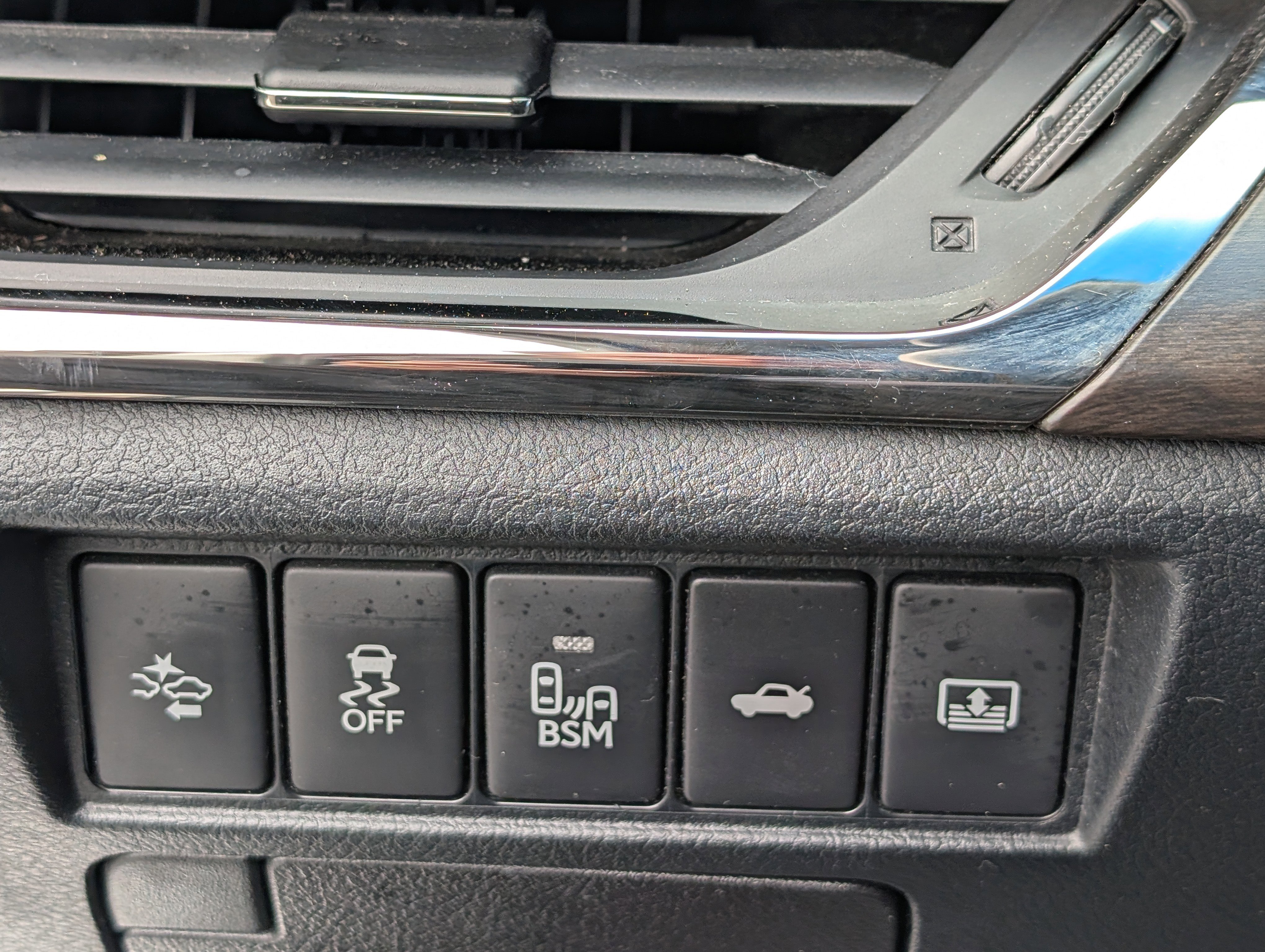 Used 2016 Toyota Avalon Limited w/ Toyota Safety Sense Package image 22