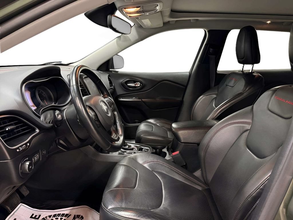 Used 2021 Jeep Cherokee Trailhawk AWD/4WD image 20