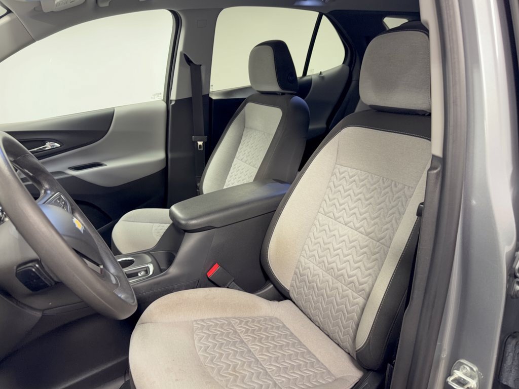 Used 2023 Chevrolet Equinox LS w/ LS Convenience Package AWD/4WD image 5