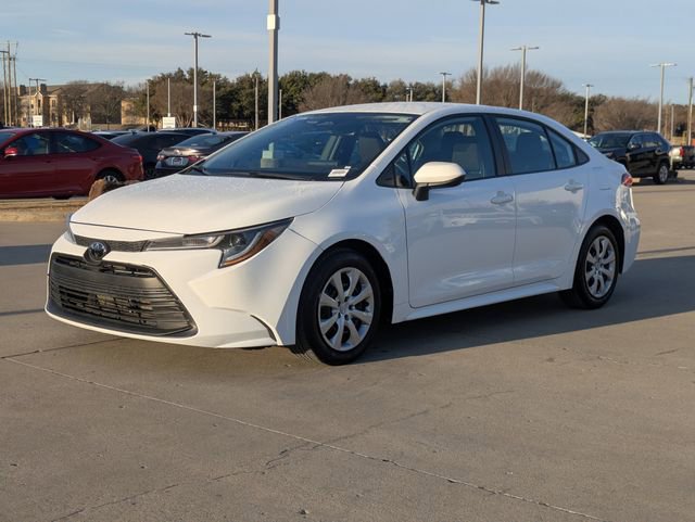 Used 2025 Toyota Corolla LE image 9