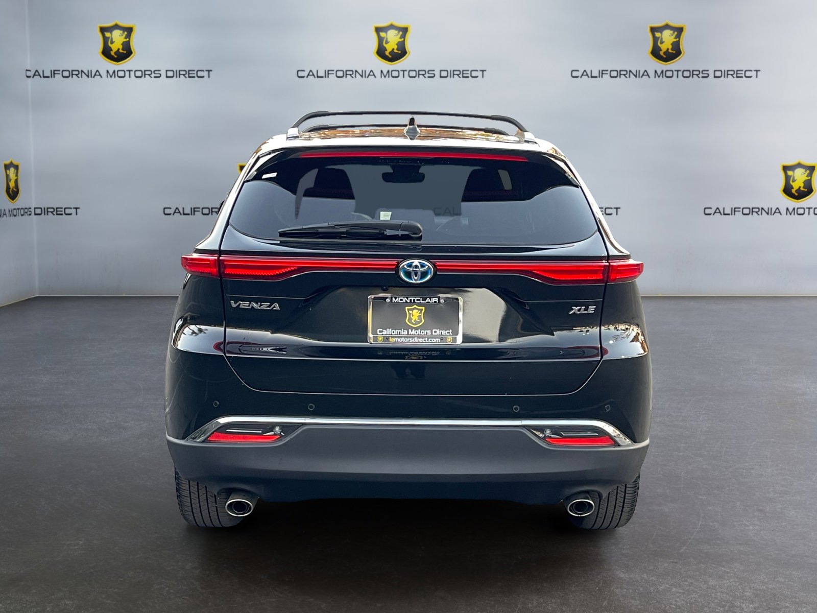 Used 2024 Toyota Venza XLE image 4