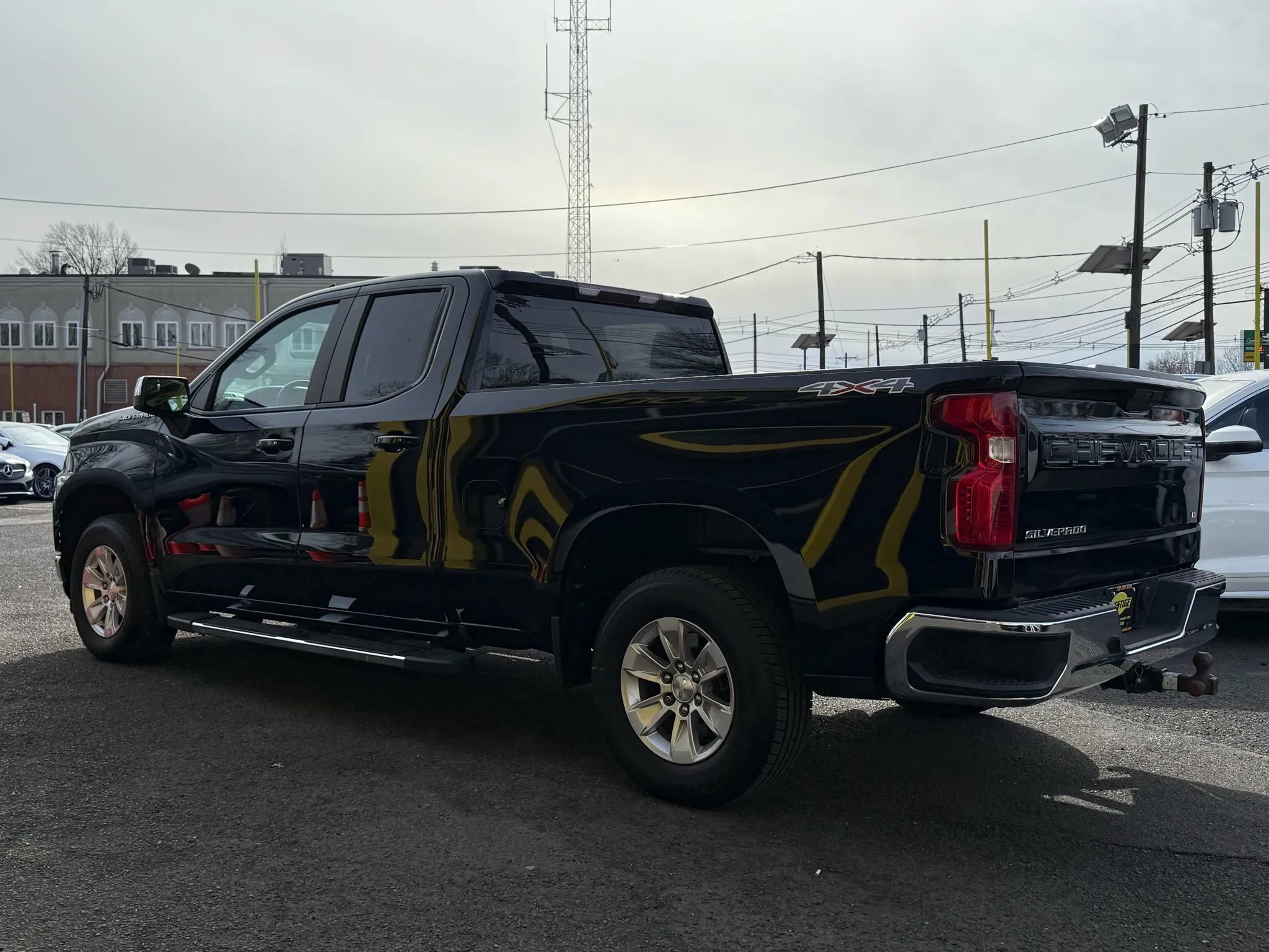 Used 2019 Chevrolet Silverado 1500 LT w/ All-Star Edition AWD/4WD image 4