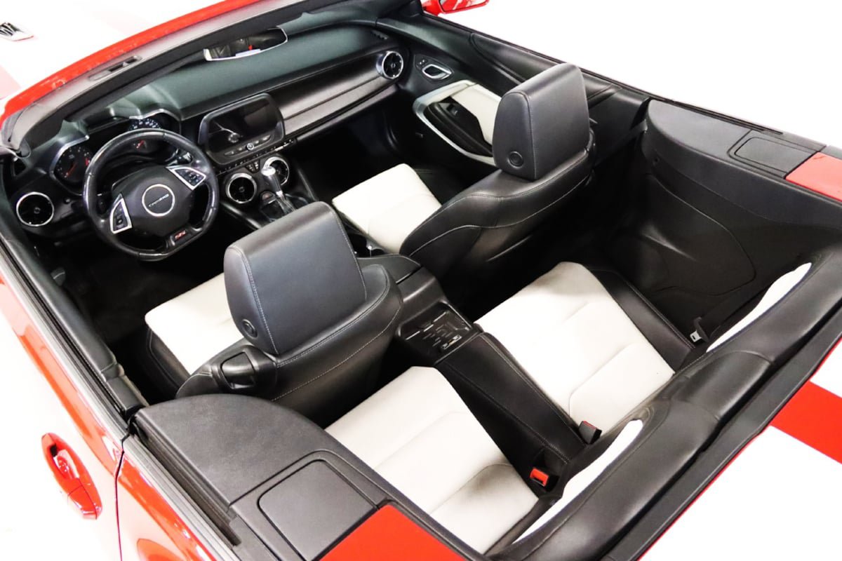 Used 2018 Chevrolet Camaro SS RWD image 15