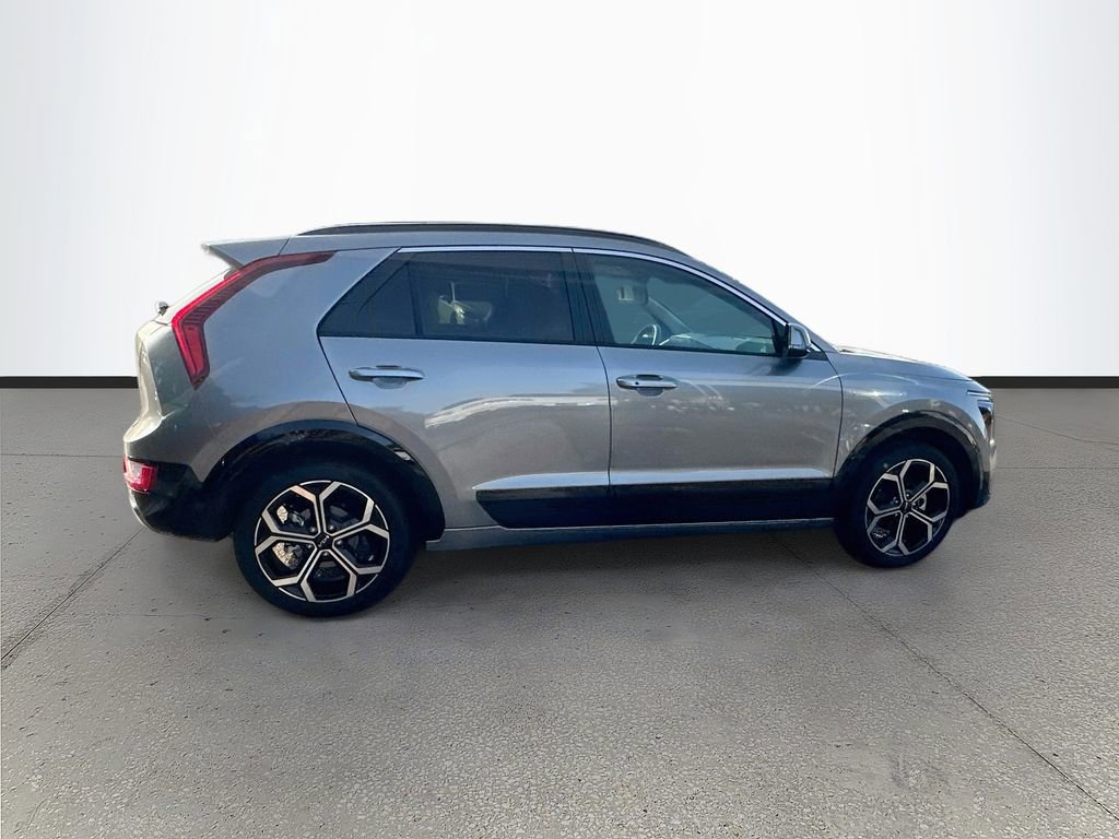 Certified 2025 Kia Niro EX Touring FWD image 8