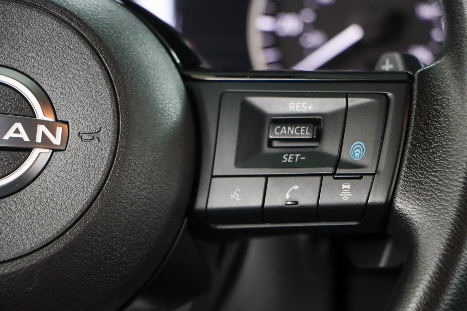 Used 2022 Nissan Rogue SV AWD/4WD image 14