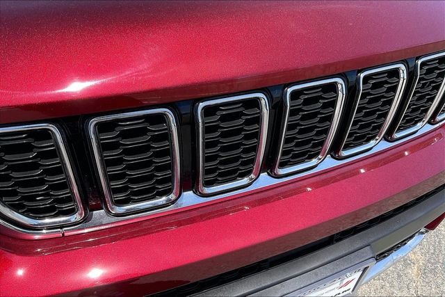 Used 2021 Jeep Grand Cherokee L Limited AWD/4WD image 30