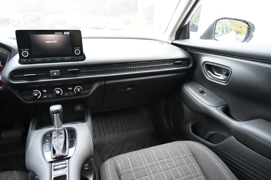 Used 2024 Honda HR-V LX image 11