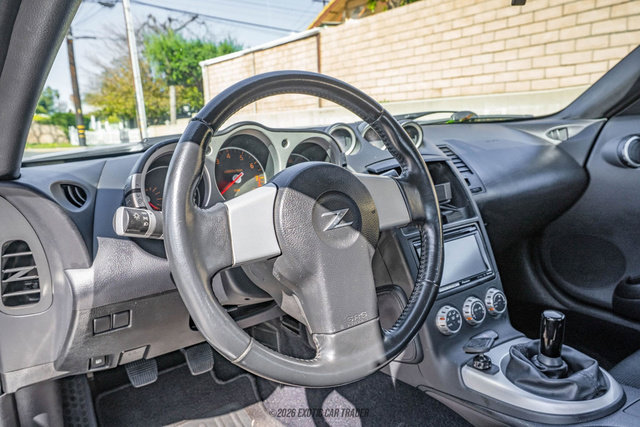 Used 2006 Nissan 350Z Coupe w/ (N93) Cargo Convenience Pkg image 21