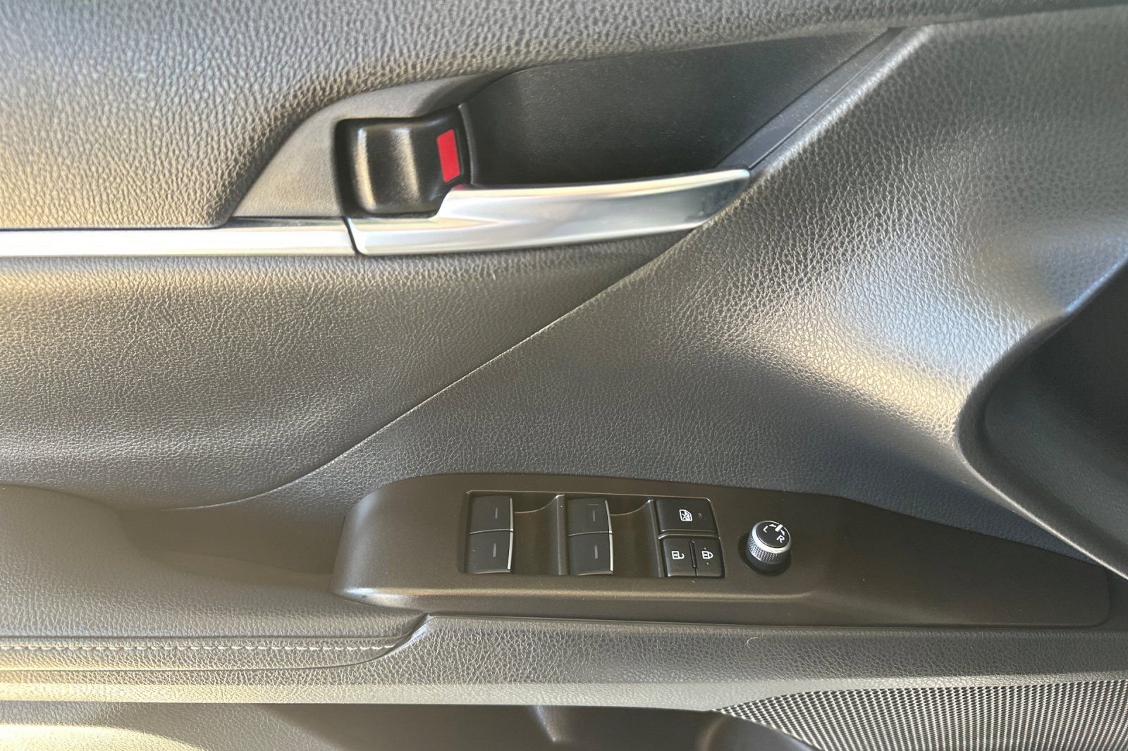 Used 2024 Toyota Camry XSE w/ Blackout Package (TMS) image 11