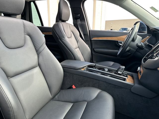 Used 2025 Volvo XC90 B6 Plus image 18