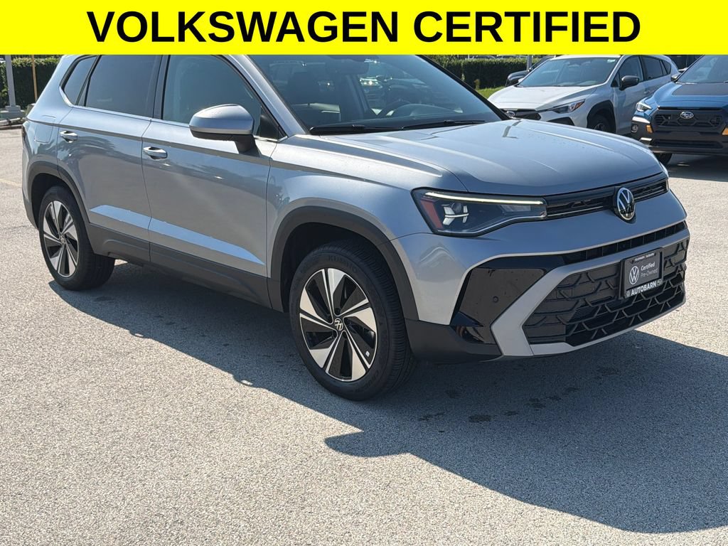 Certified 2025 Volkswagen Taos SE AWD/4WD image 1
