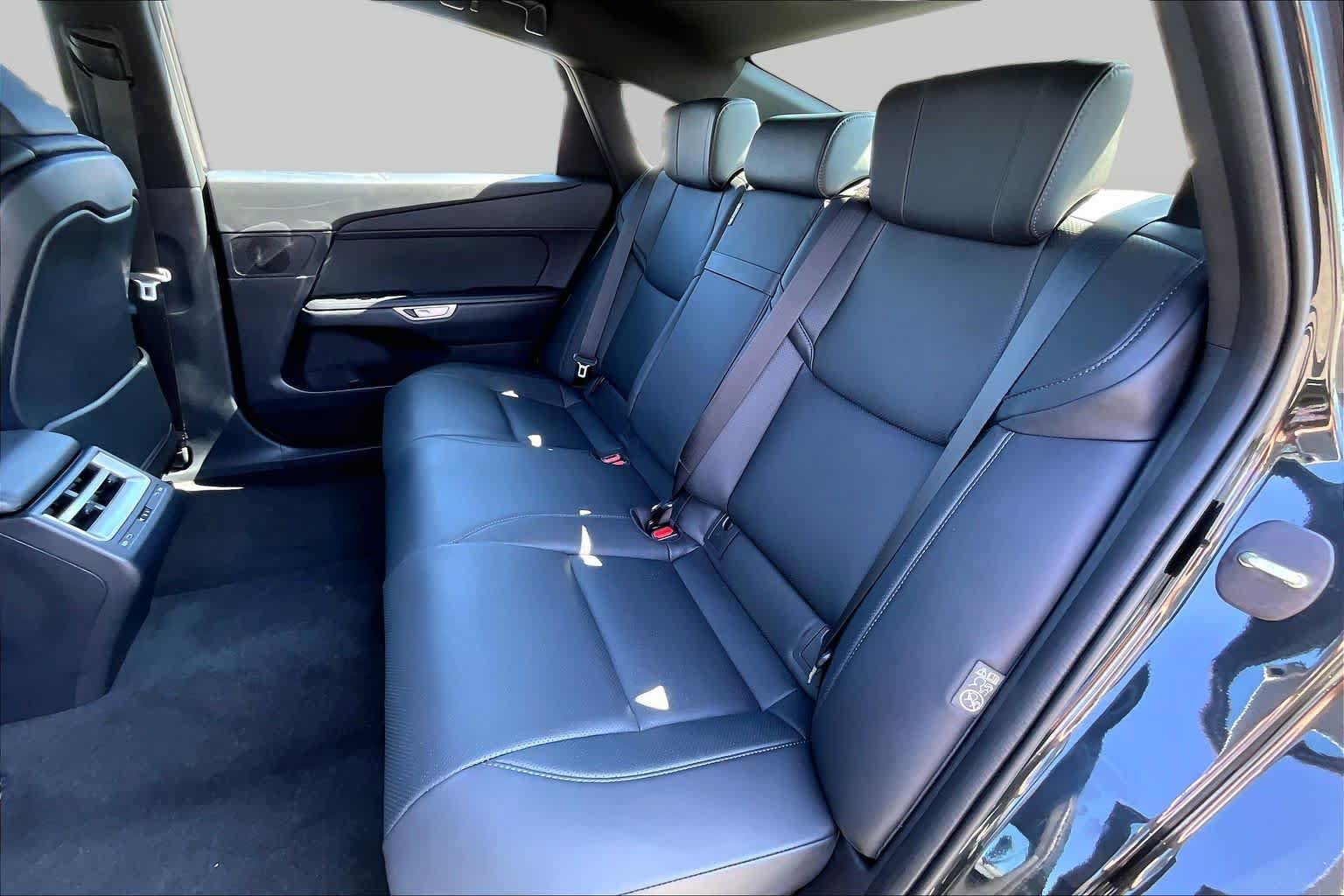 Used 2026 Lexus ES 350e w/ Convenience Package FWD image 18
