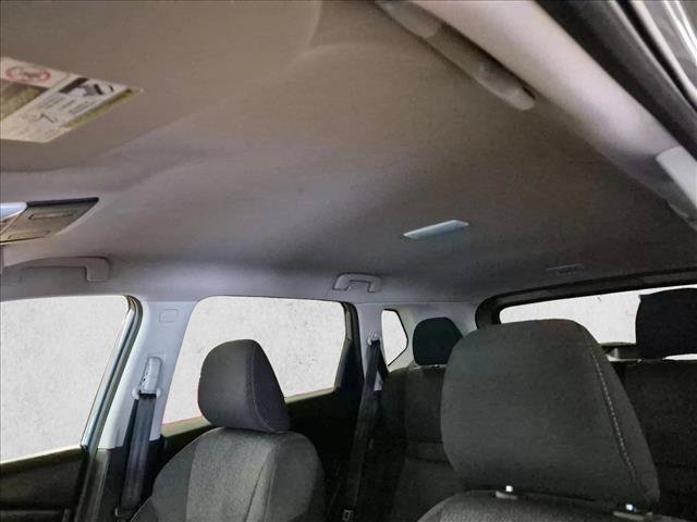Used 2025 Nissan Rogue SV AWD/4WD image 18