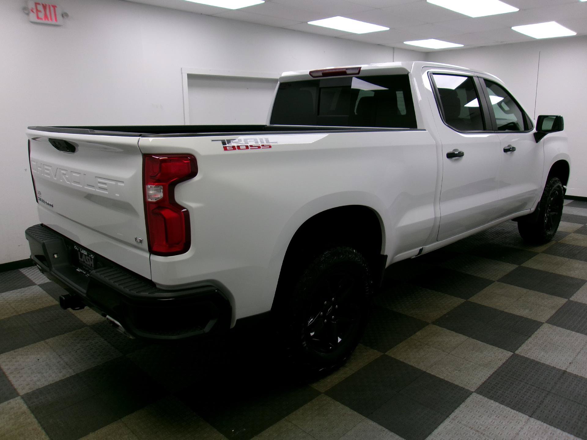 Used 2025 Chevrolet Silverado 1500 LT Trail Boss w/ Convenience Package II AWD/4WD image 13