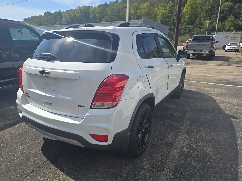 Used 2019 Chevrolet Trax LT w/ Sun & Sound Package AWD/4WD image 3