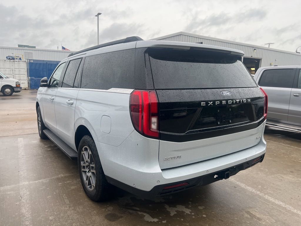 Used 2025 Ford Expedition Max Active AWD/4WD image 5