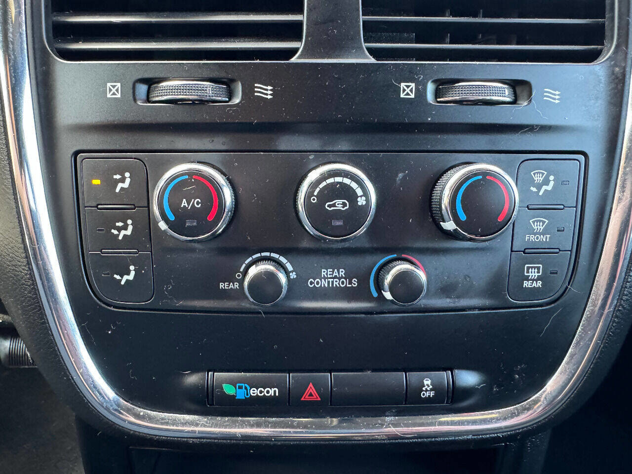 Used 2019 Dodge Grand Caravan SE image 20