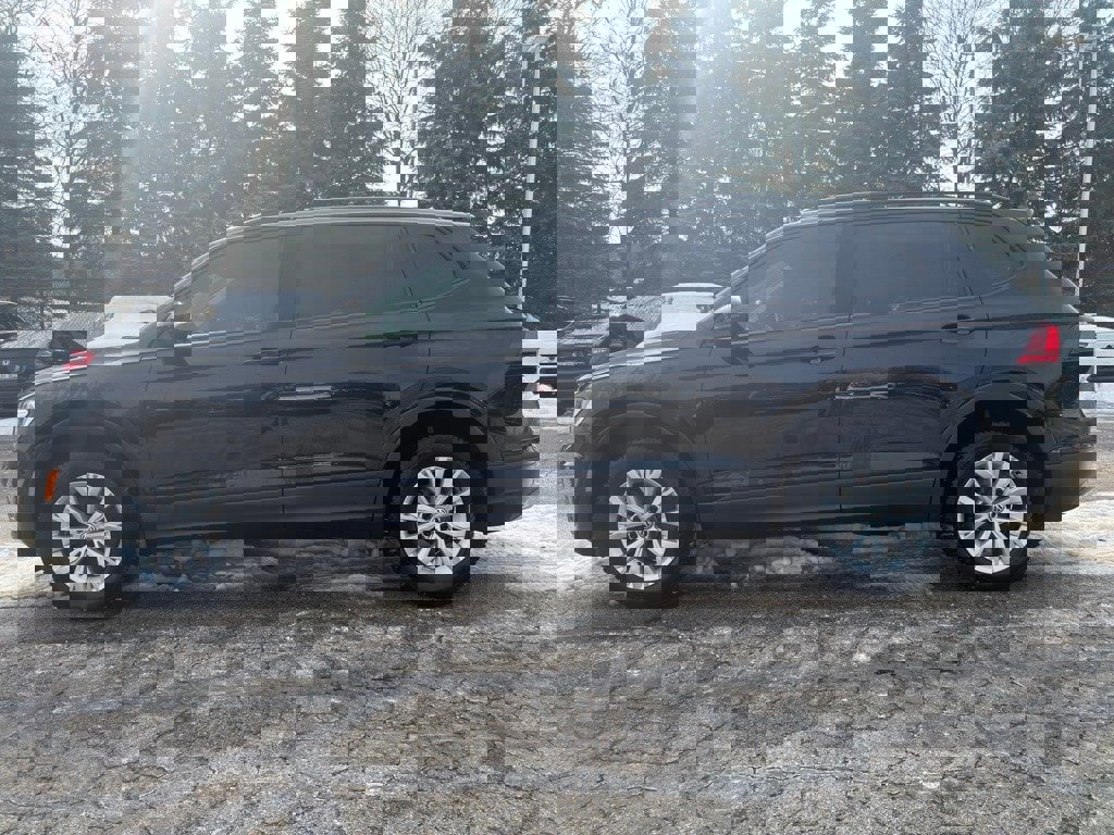 Used 2020 Volkswagen Tiguan S image 7