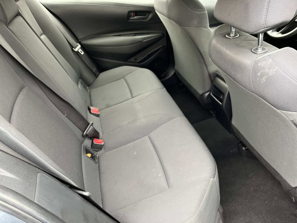 Used 2022 Toyota Corolla LE image 18