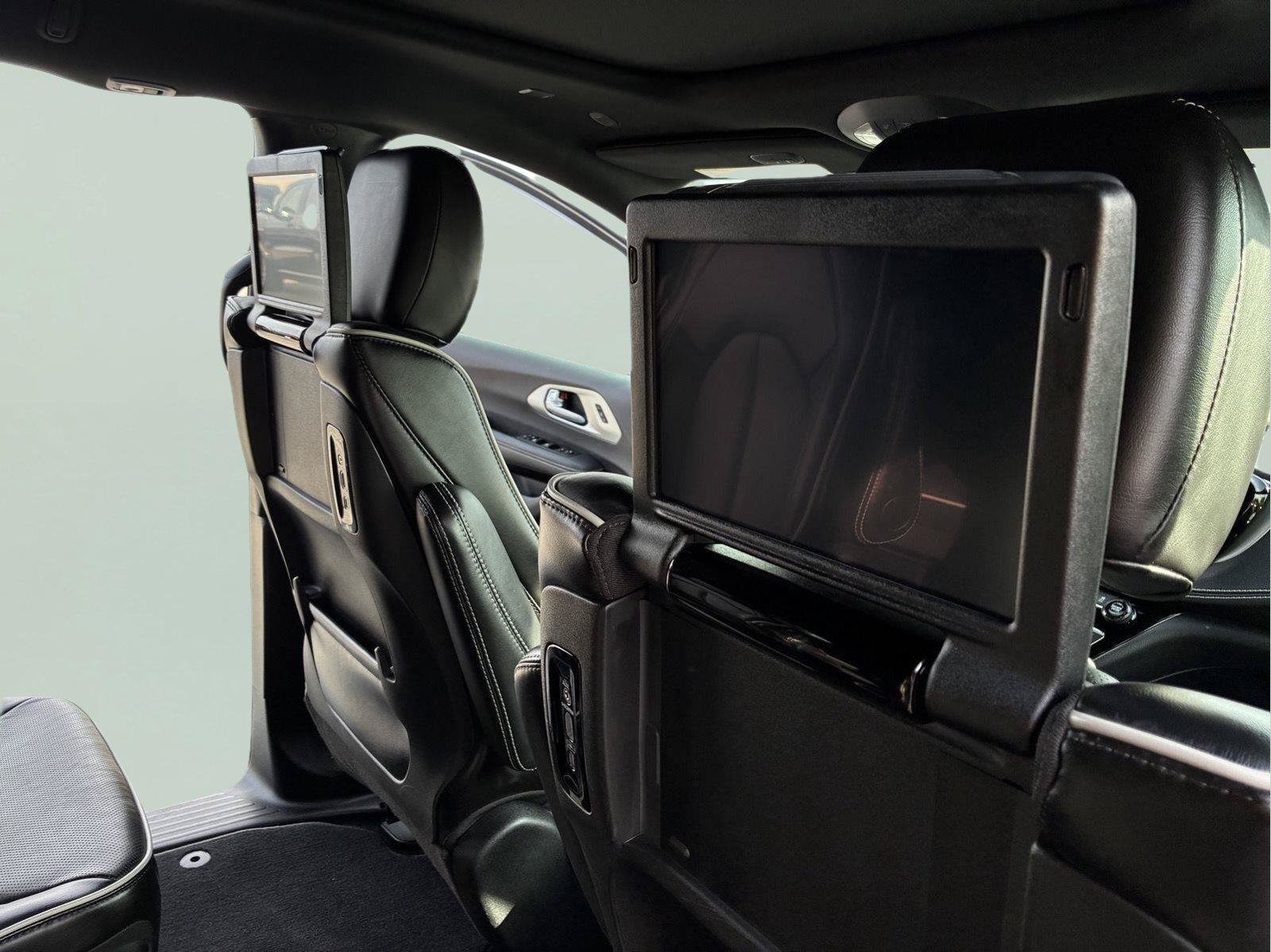 Used 2024 Chrysler Pacifica Premium FWD image 14