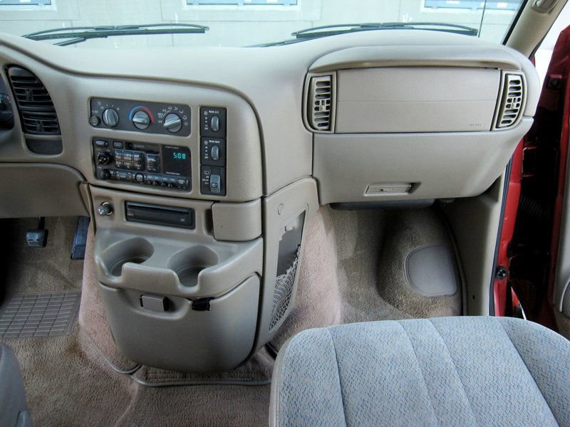 Used 1999 GMC Safari AWD image 23