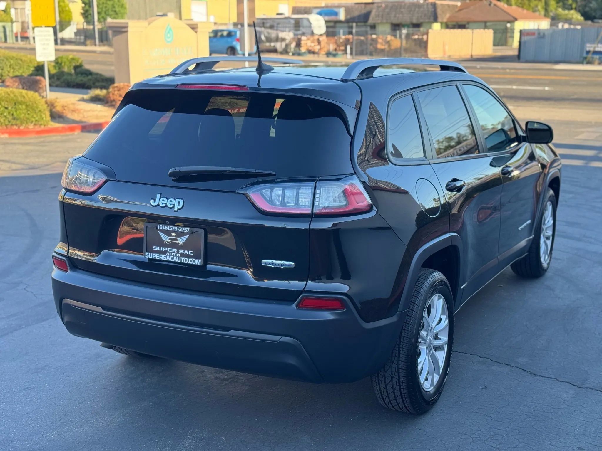 Used 2020 Jeep Cherokee Latitude image 6