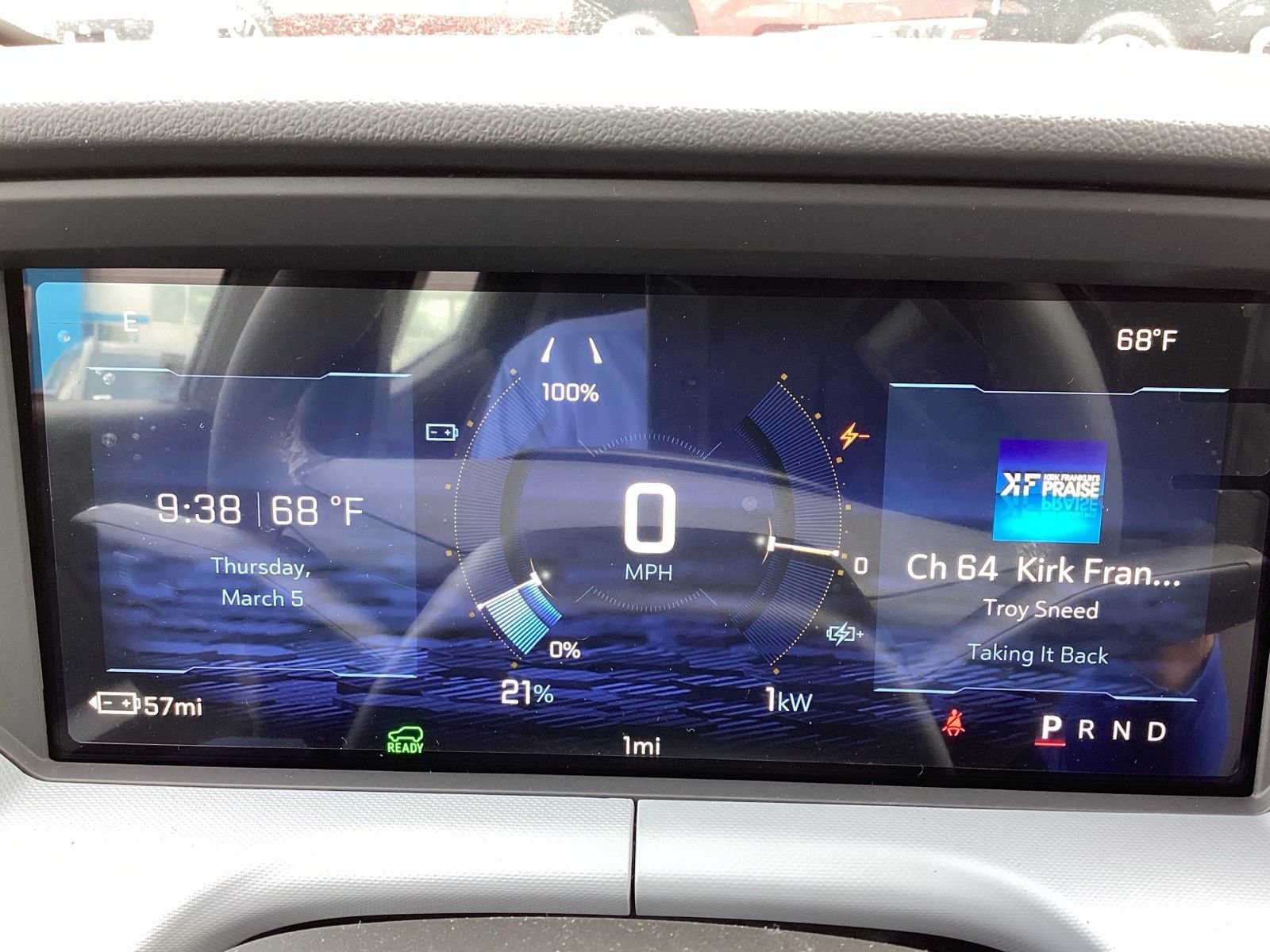New 2027 Chevrolet Bolt LT w/ Comfort Package image 8
