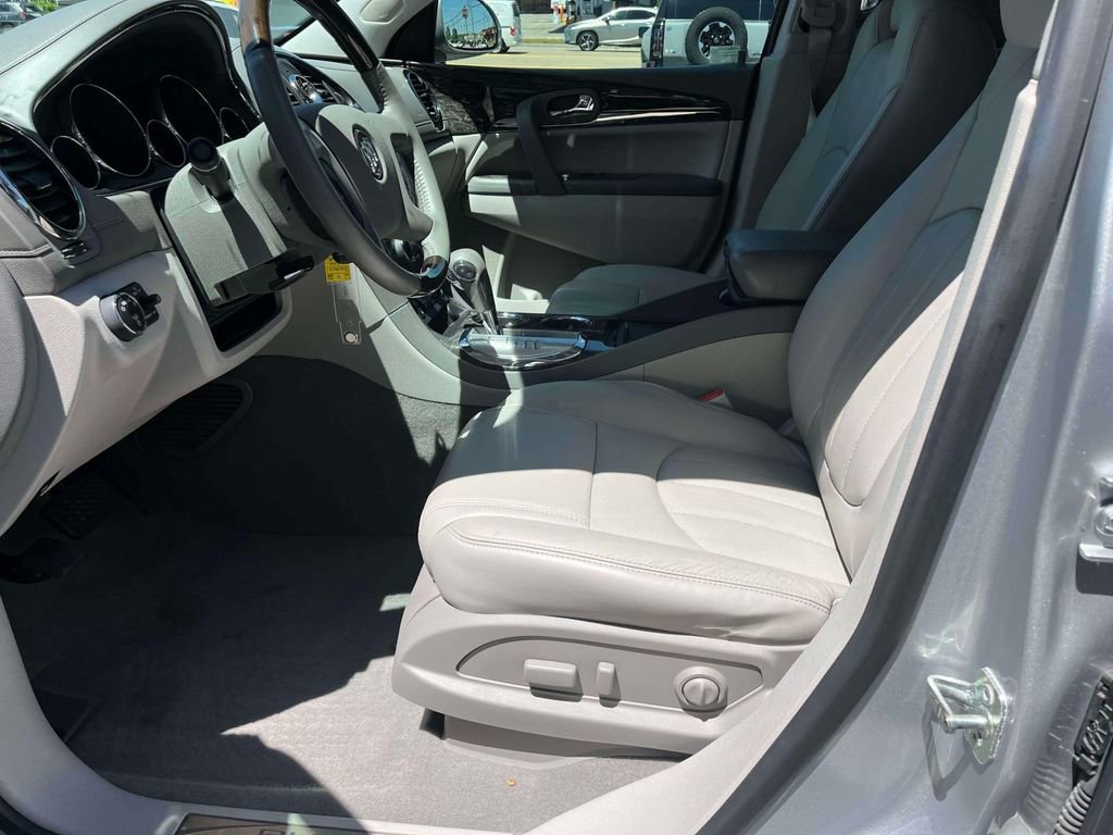 Used 2014 Buick Enclave Leather w/ Trailering Provision Package FWD image 29