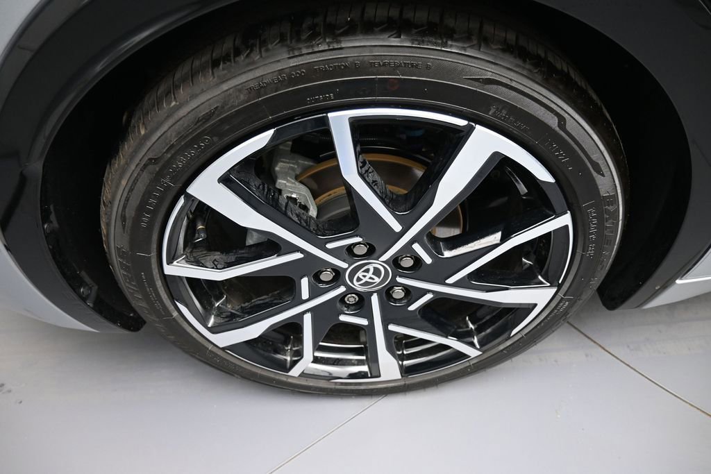 New 2026 Toyota Prius Plug-In Hybrid FWD image 12