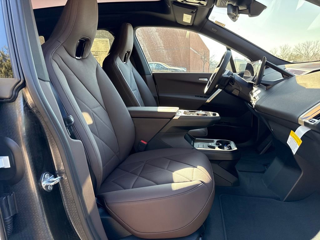 New 2026 BMW iX xDrive45 w/ Premium Package image 29