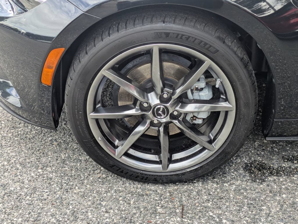 Used 2020 MAZDA MX-5 Miata RF Grand Touring RWD image 10