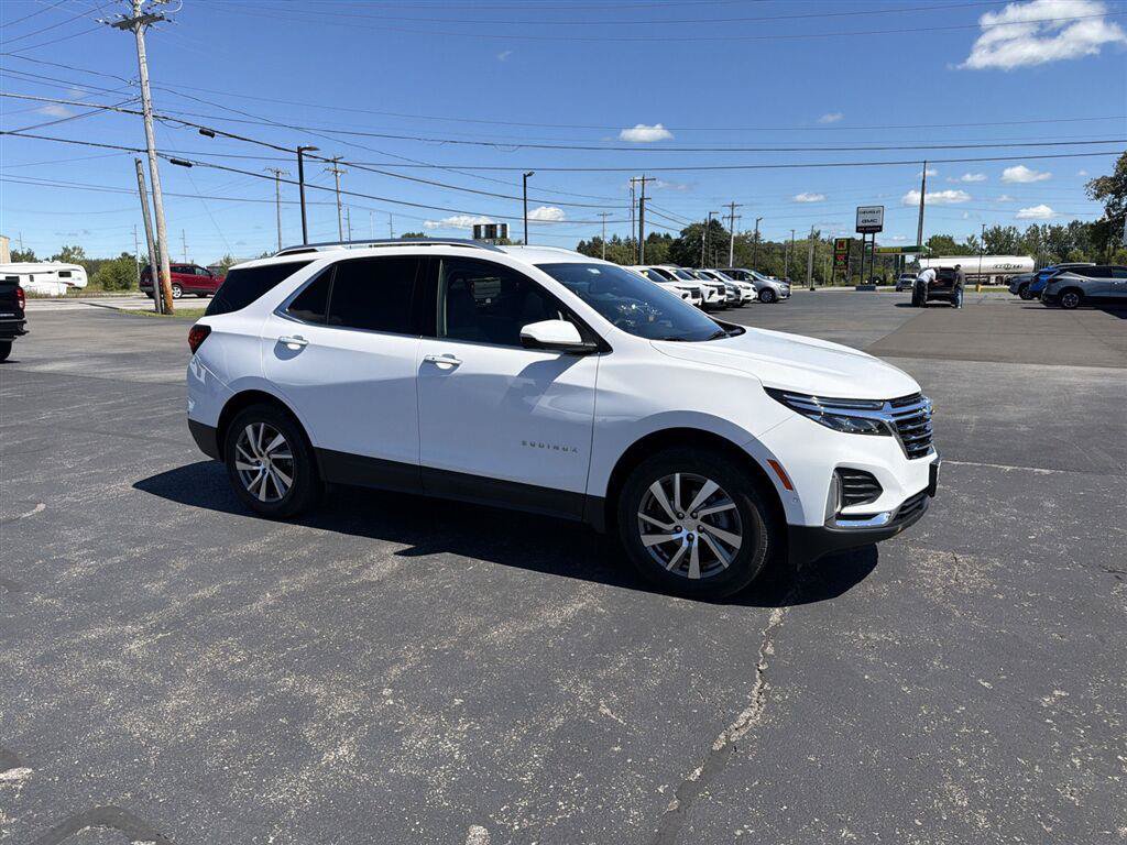 Used 2023 Chevrolet Equinox Premier AWD/4WD image 2