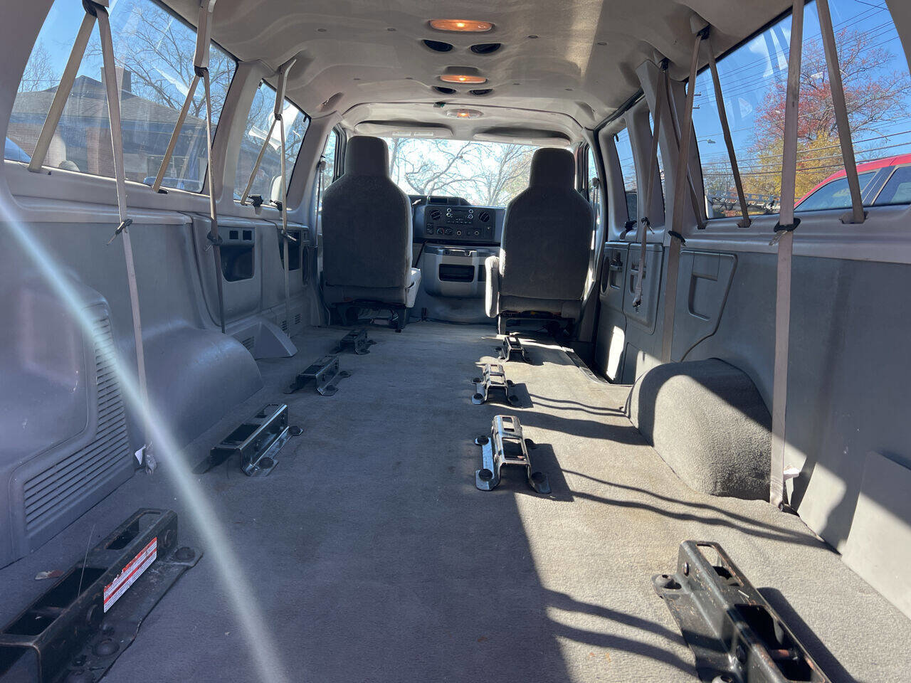 Used 2009 Ford E-350 and Econoline 350 XL image 10