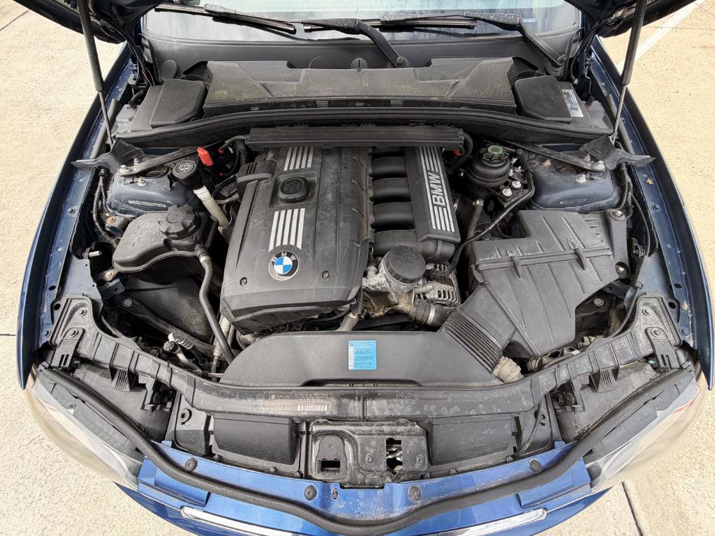Used 2010 BMW 128i Convertible RWD image 8