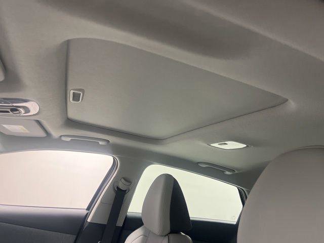 New 2025 Hyundai Elantra Limited image 11