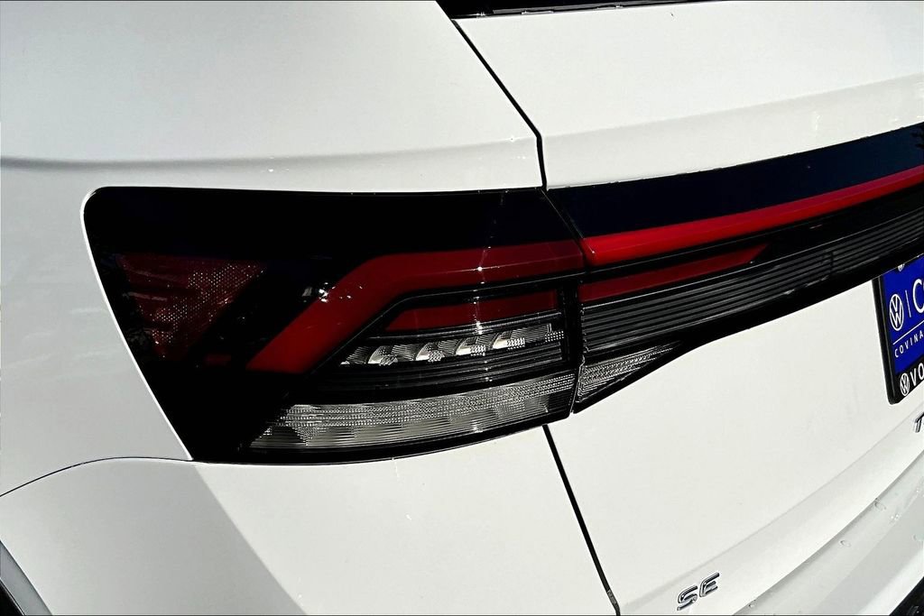 New 2026 Volkswagen Taos SE image 21