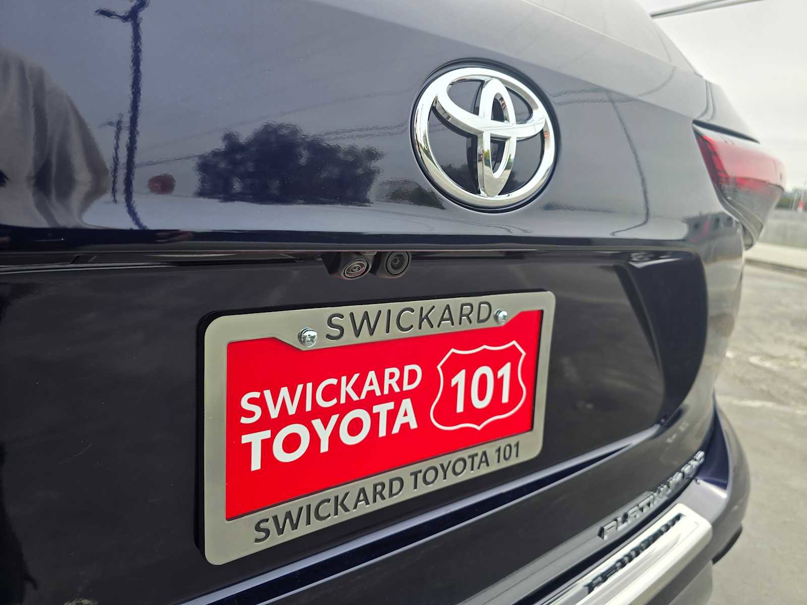 New 2026 Toyota Highlander Platinum AWD/4WD image 16