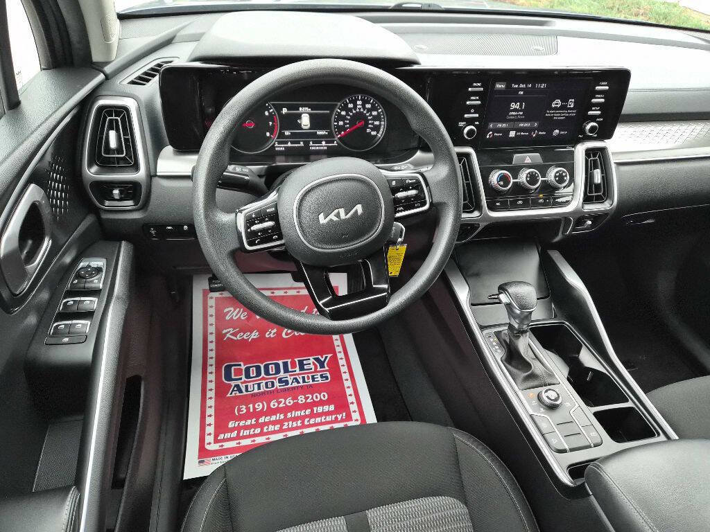 Used 2022 Kia Sorento LX image 8