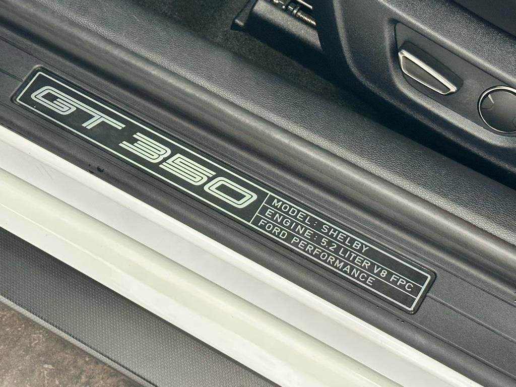 Used 2016 Ford Mustang Shelby GT350 w/ Technology Package image 20