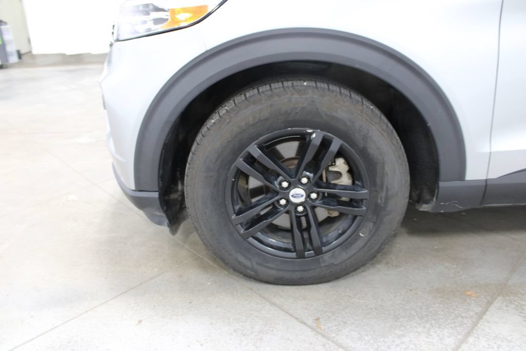 Used 2020 Ford Explorer XLT w/ Comfort Package RWD image 38