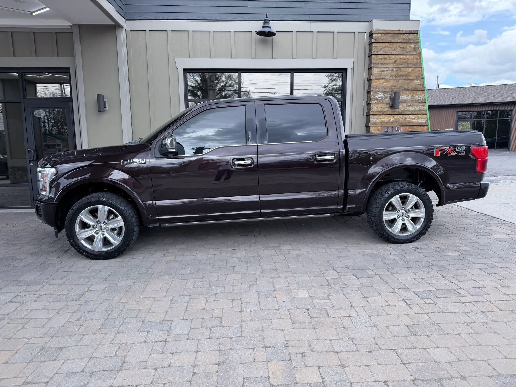 Used 2019 Ford F150 Platinum w/ Equipment Group 701A Luxury image 3