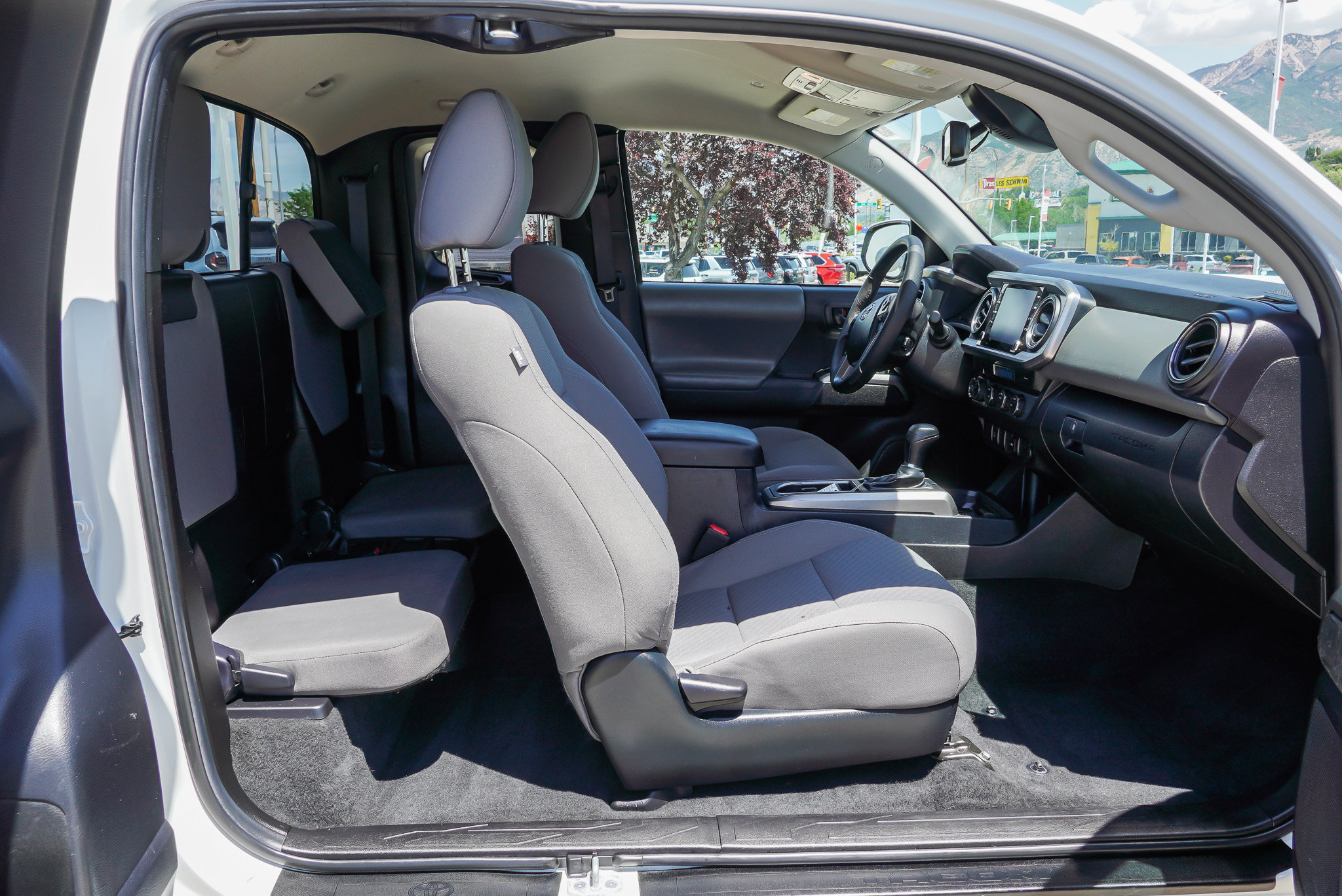 Used 2023 Toyota Tacoma SR5 AWD/4WD image 29