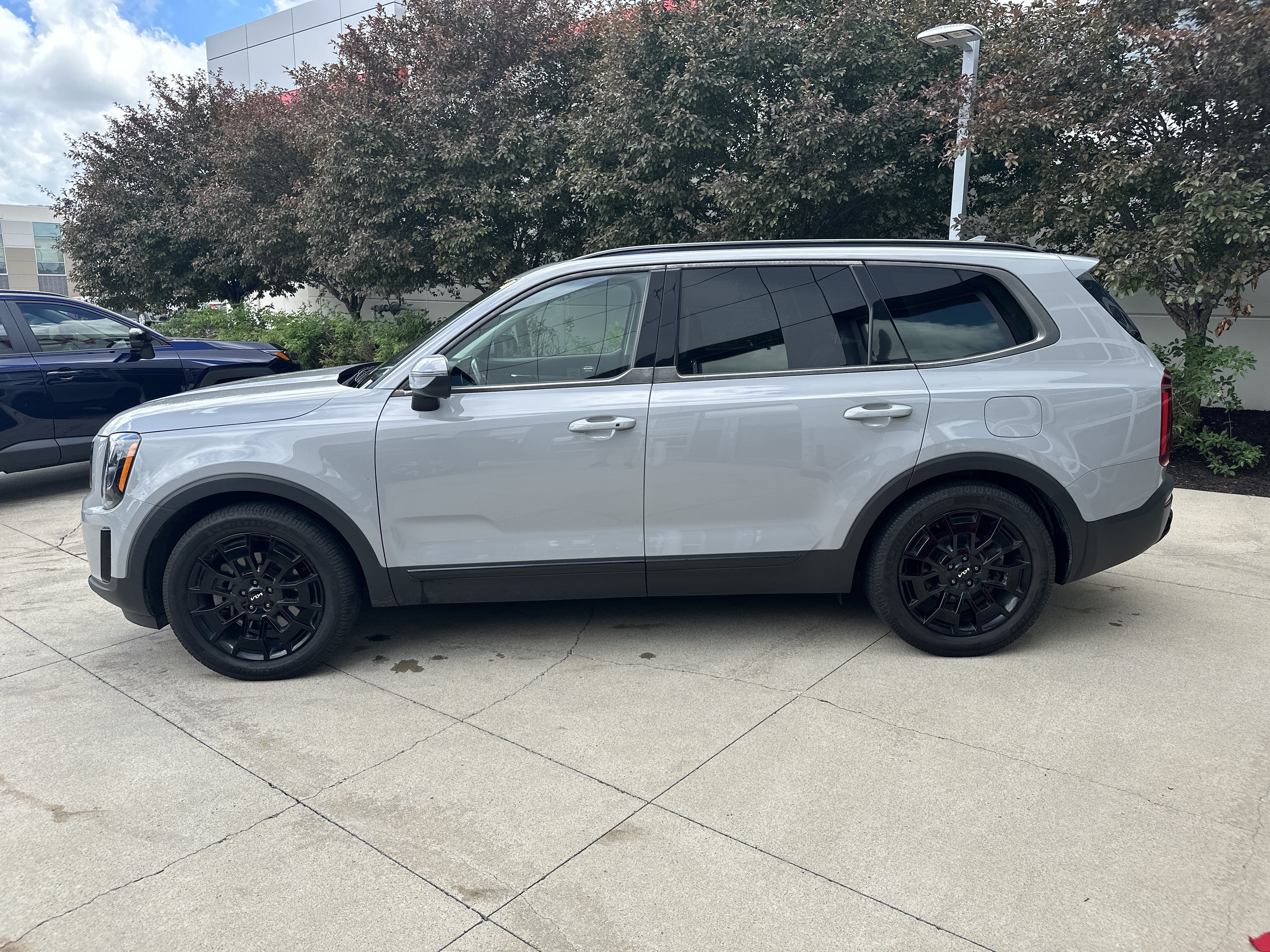 Used 2022 Kia Telluride EX w/ EX Premium Package AWD/4WD image 9
