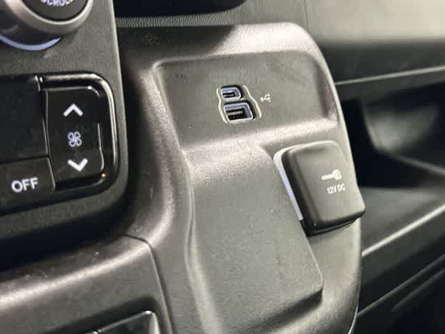 Used 2025 RAM ProMaster 2500 w/ Convenience Group FWD image 25