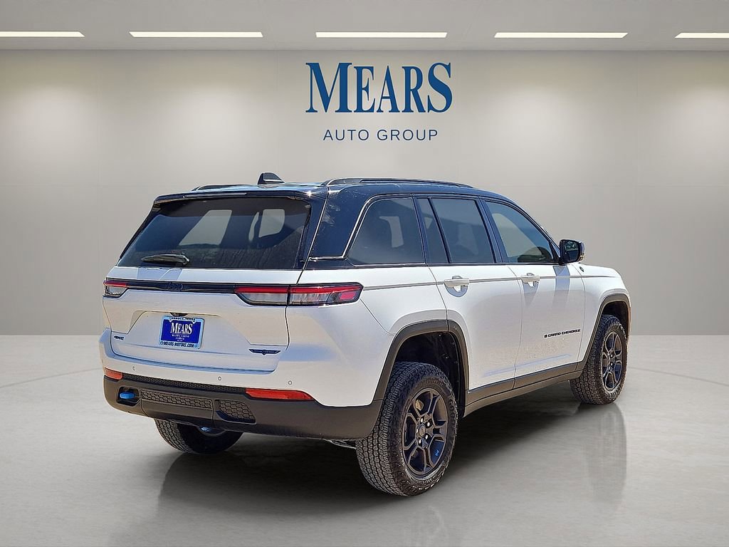 Used 2024 Jeep Grand Cherokee Trailhawk image 5