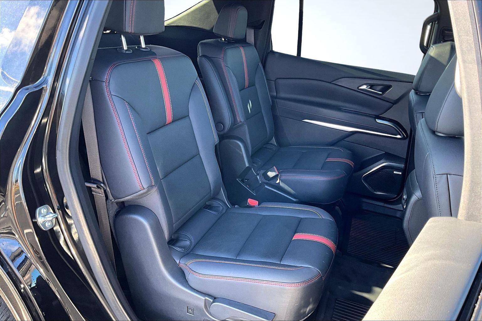 Used 2024 Chevrolet Traverse RS w/ LPO, Floor Liner Package image 28