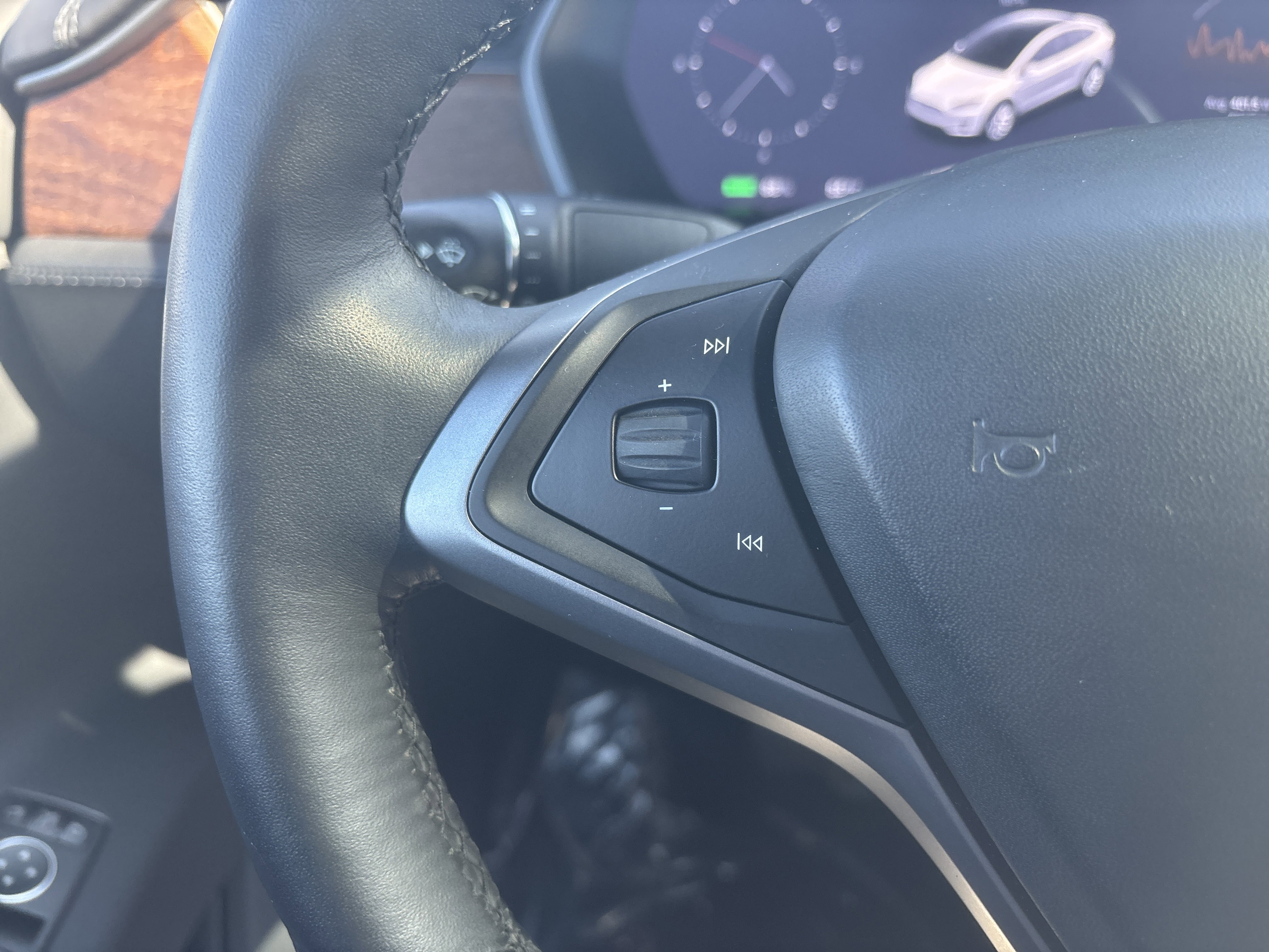 Used 2020 Tesla Model X Long Range image 22