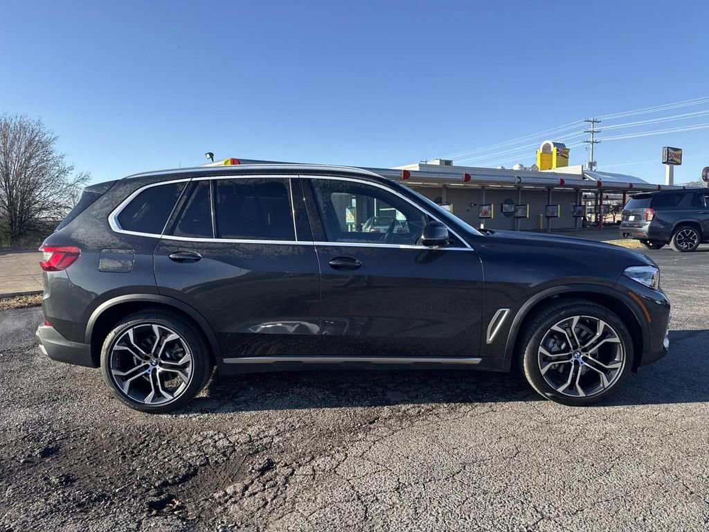 Used 2023 BMW X5 sDrive40i w/ Premium Package image 8